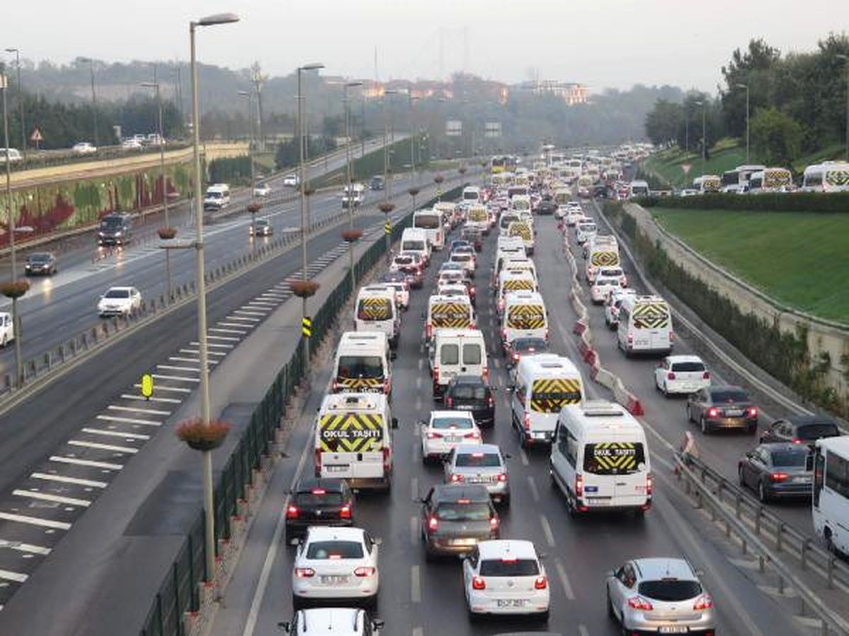 Okullar Açıldı Servisler Trafiğe Çıktı