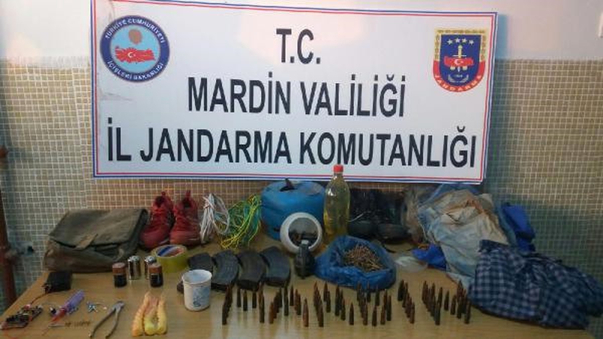 Ömerli\'de PKK\'ya Ait El Bombası ve Mühimmat Bulundu