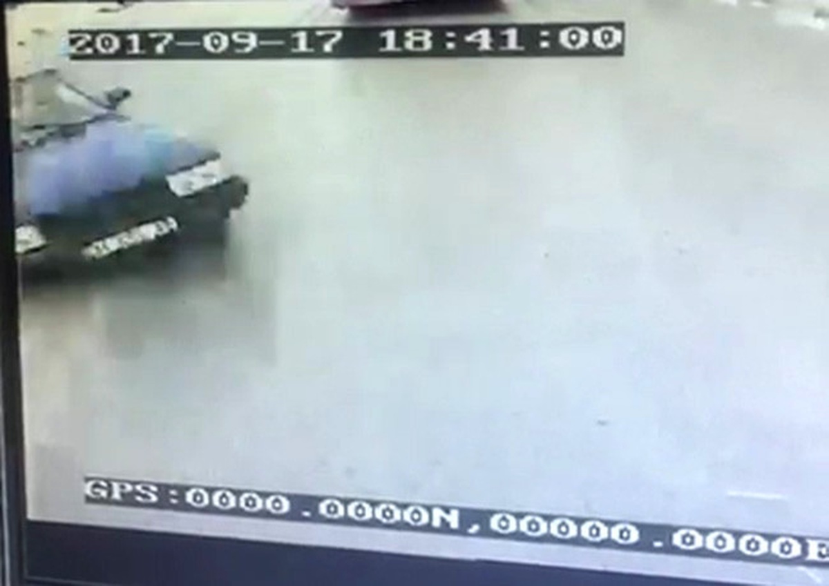 Otomobille Halk Otobüsünün Kafa Kafaya Çarpıştığı Anın Yeni Görüntüleri Ortaya Çıktı