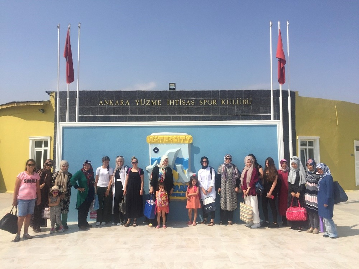 Pursaklarlı Hanımlar Aquaparkı Gezdi