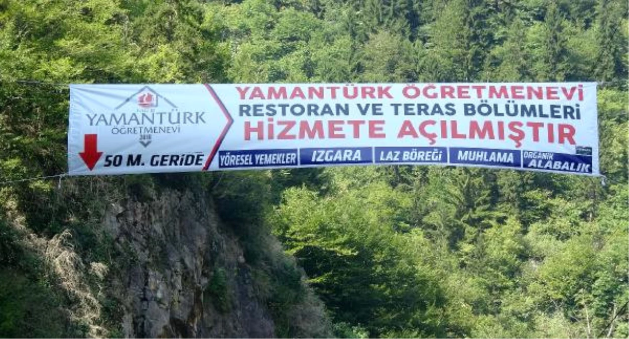 Rize\'de Gülümseten Pankart: Öğretmenevi 50 Metre Geride