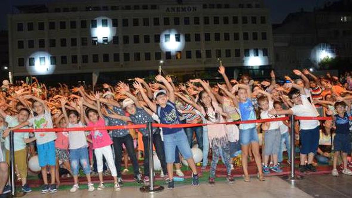 Sağlıklı Tayfa, Rafadan Tayfa" Manisa\'daki Çocuklarla Buluştu