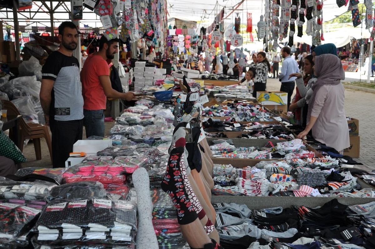 Simav Panayırı\'nda Son Gün İndirimine Yoğun İlgi