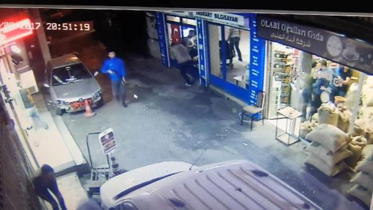 Tıraş Makinesi Verilmeyince Berber Dükkanına Pompalıyla Ateş Açtı