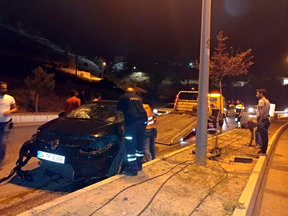Tunceli\'de Trafik Kazası: 2 Yaralı