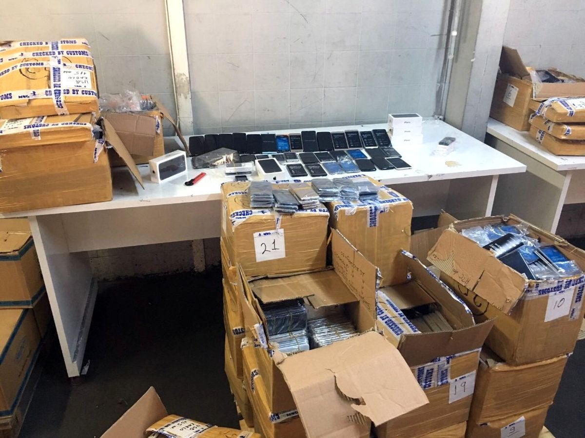 Usb Kablosu Dediler Cep Telefonu Çıktı