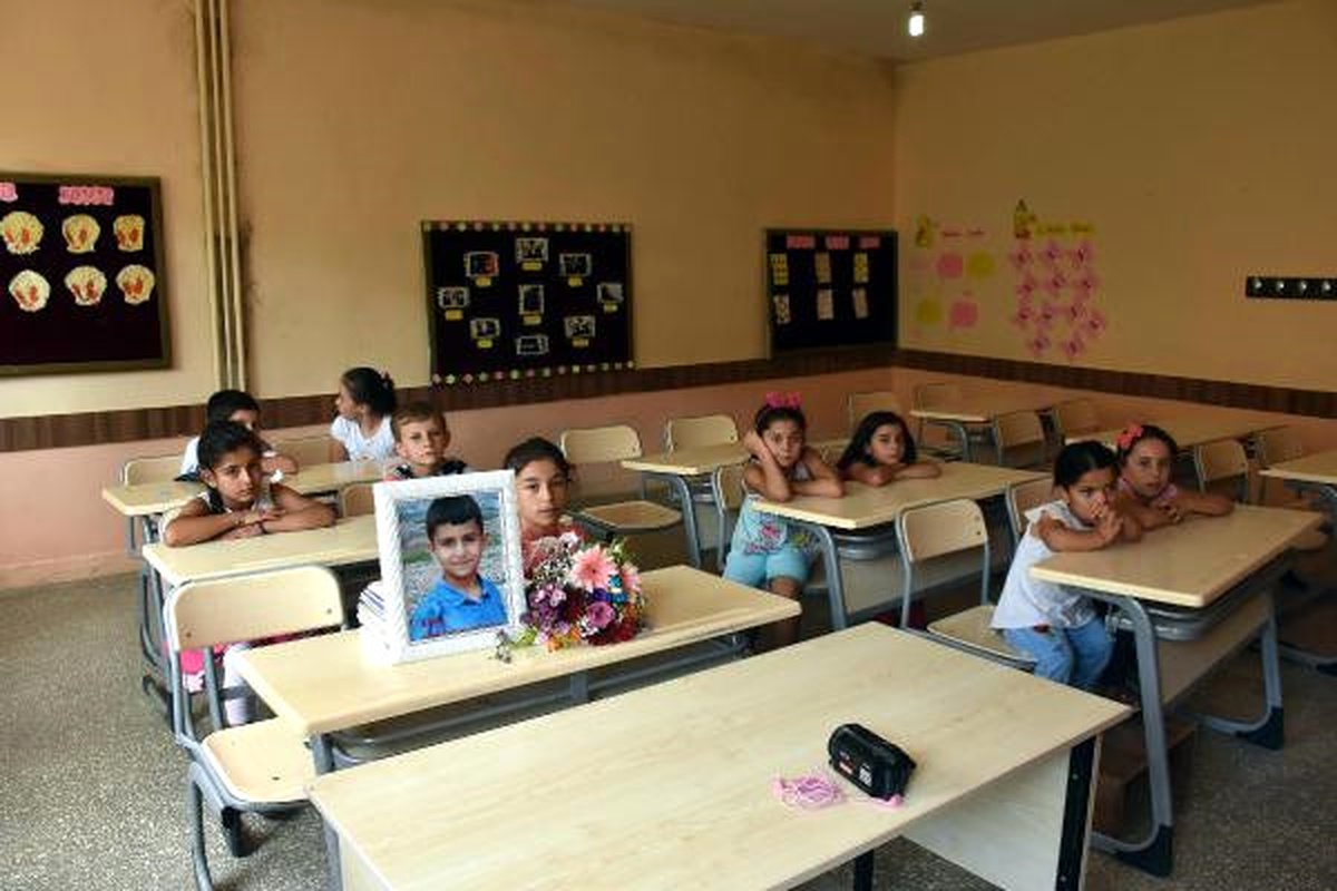 Yaz Tatilinde Ağaçtan Düşerek Ölen Şeyhmus\'u Arkadaşları Unutmadı