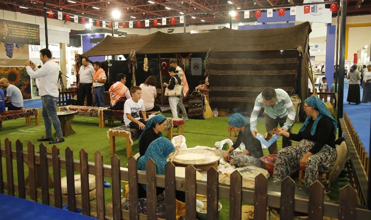 Yörex\'e Döşemealtı Standı Damga Vurdu