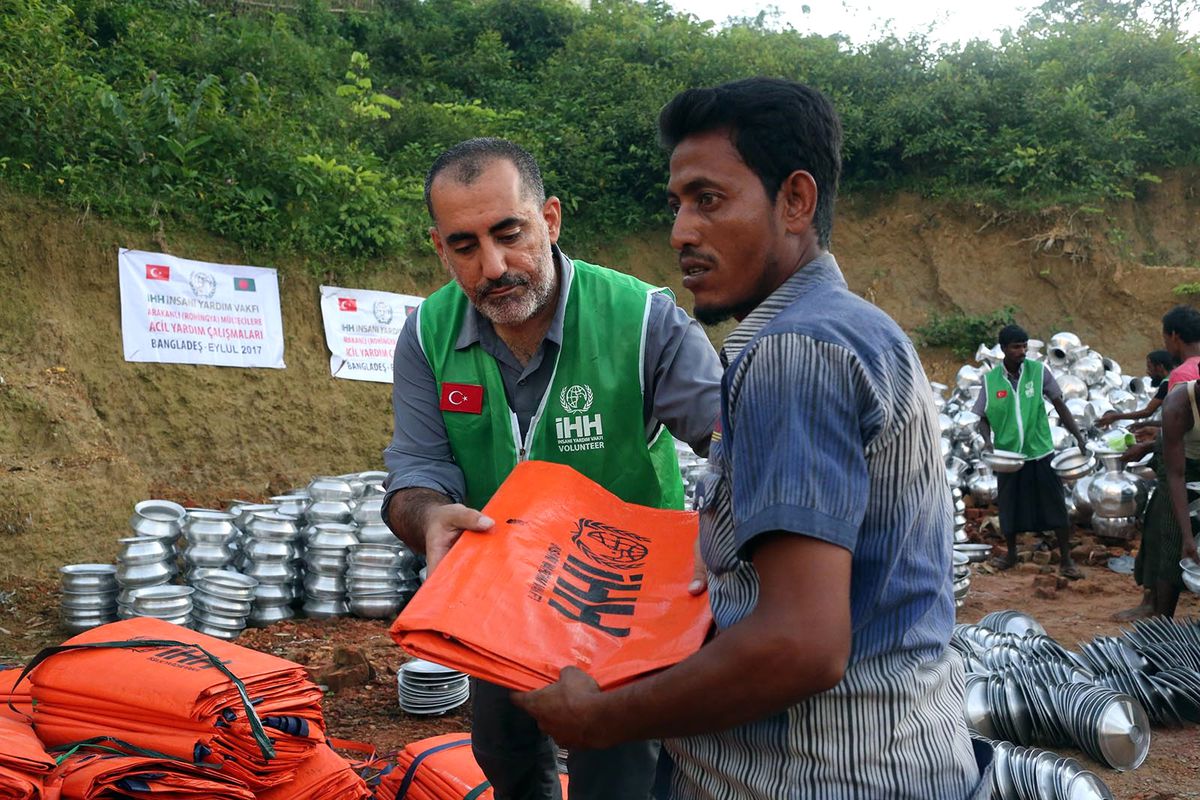 110 bin Arakanlı\'ya İHH\'dan Yardım