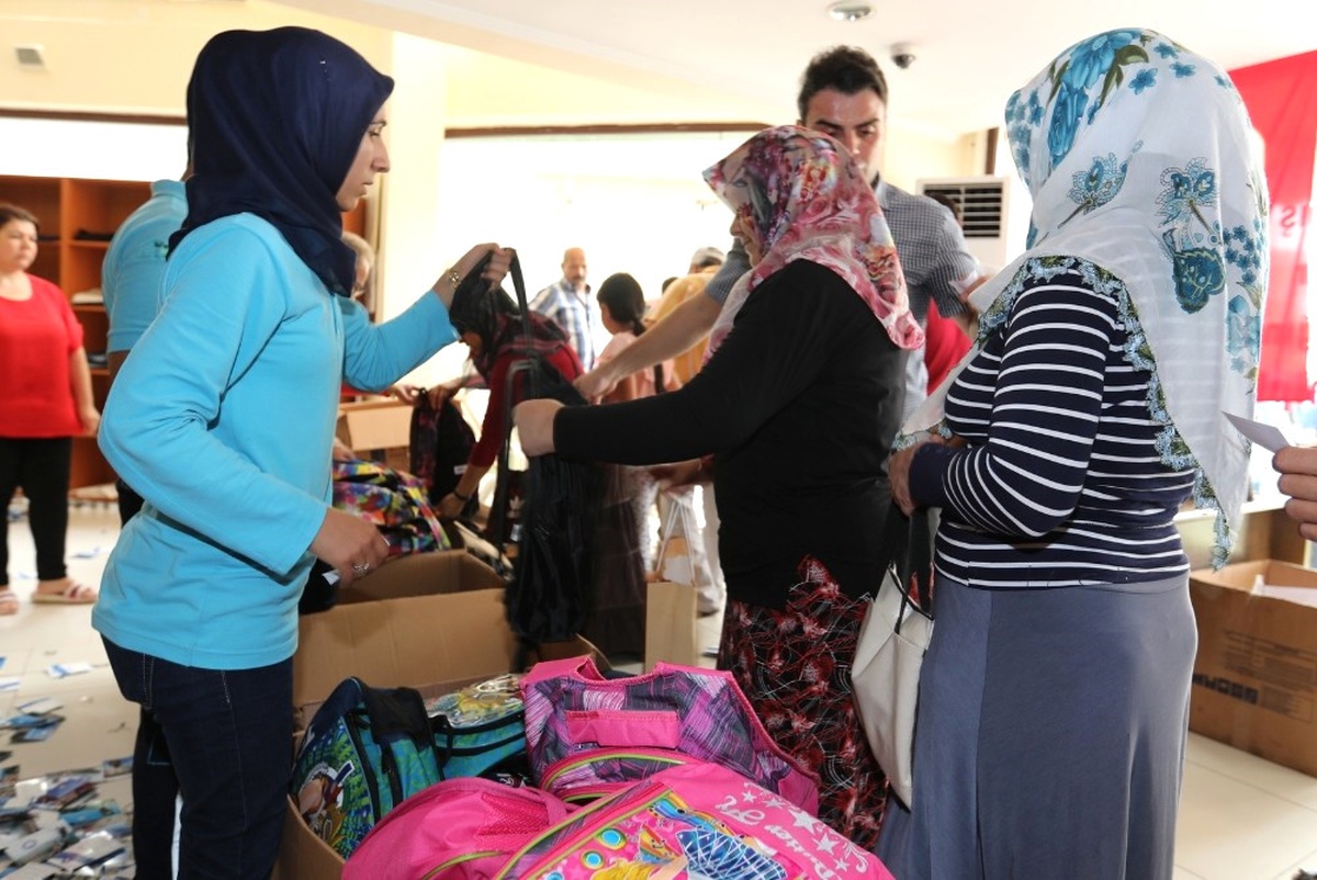4 Bin Öğrenciye Çanta ve Kırtasiye Yardımı