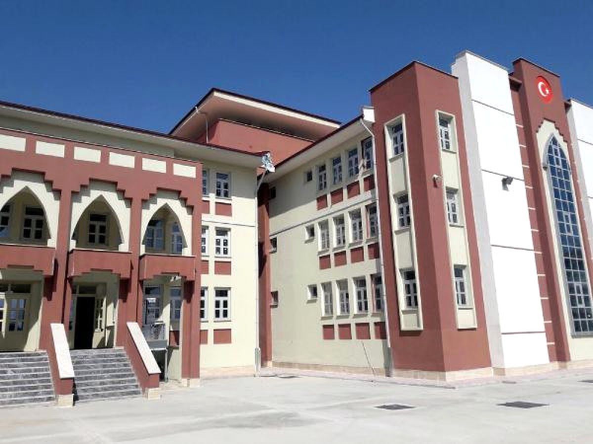 7 Milyon Liraya Mal Olan Okulda 45 Öğrenci Var