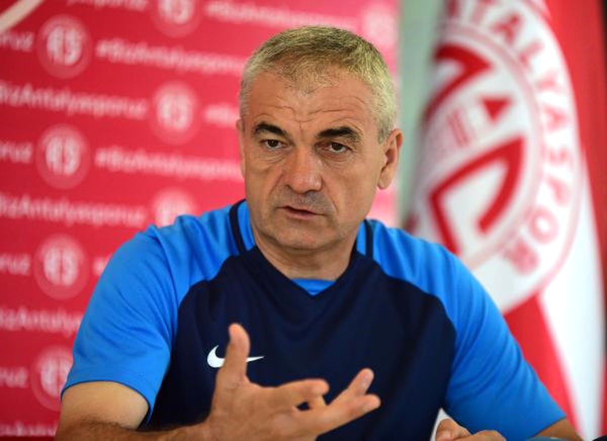 Antalyaspor\'dan Çalımbay\'a Teşekkür