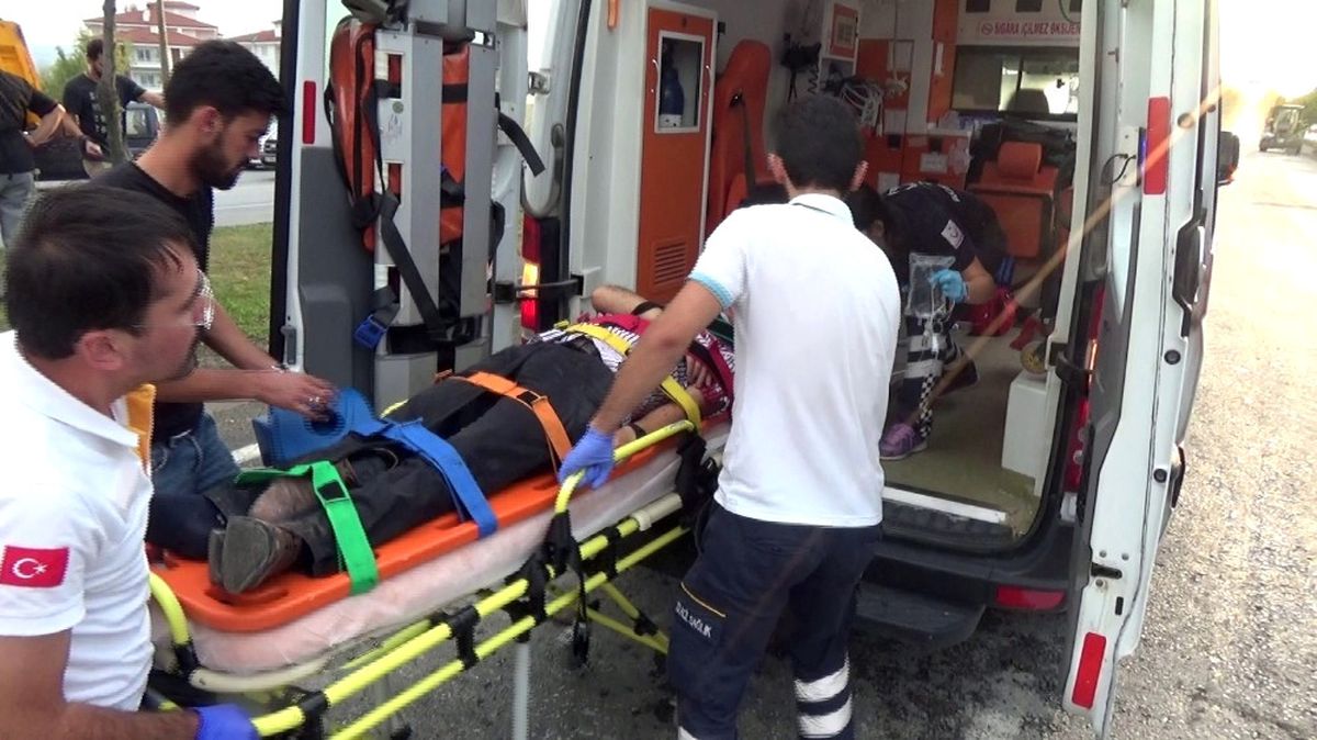 Aracına Yakıt Almaya Giden Yayaya Kamyon Çarptı