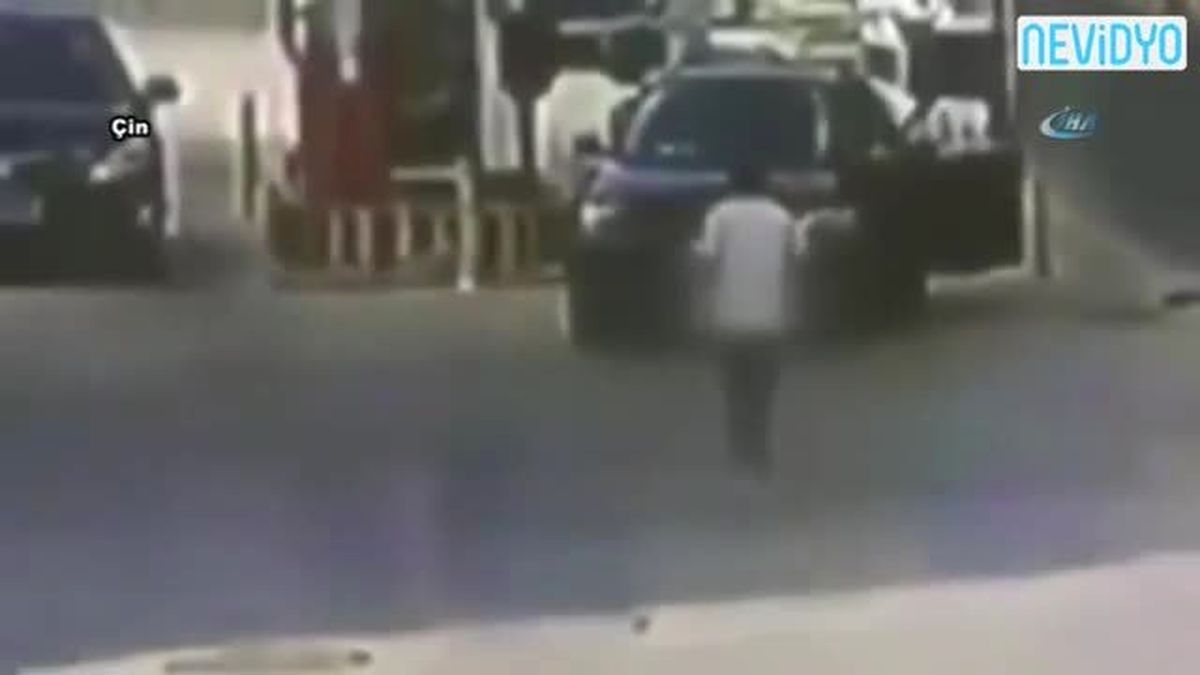 Aracıyla Kadını Böyle Ezdi