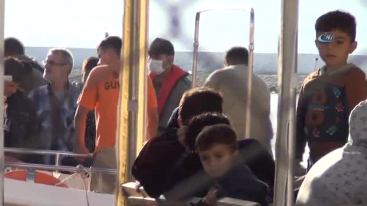 Ayvalık\'ta 72 Suriyeli Mülteci Yakalandı