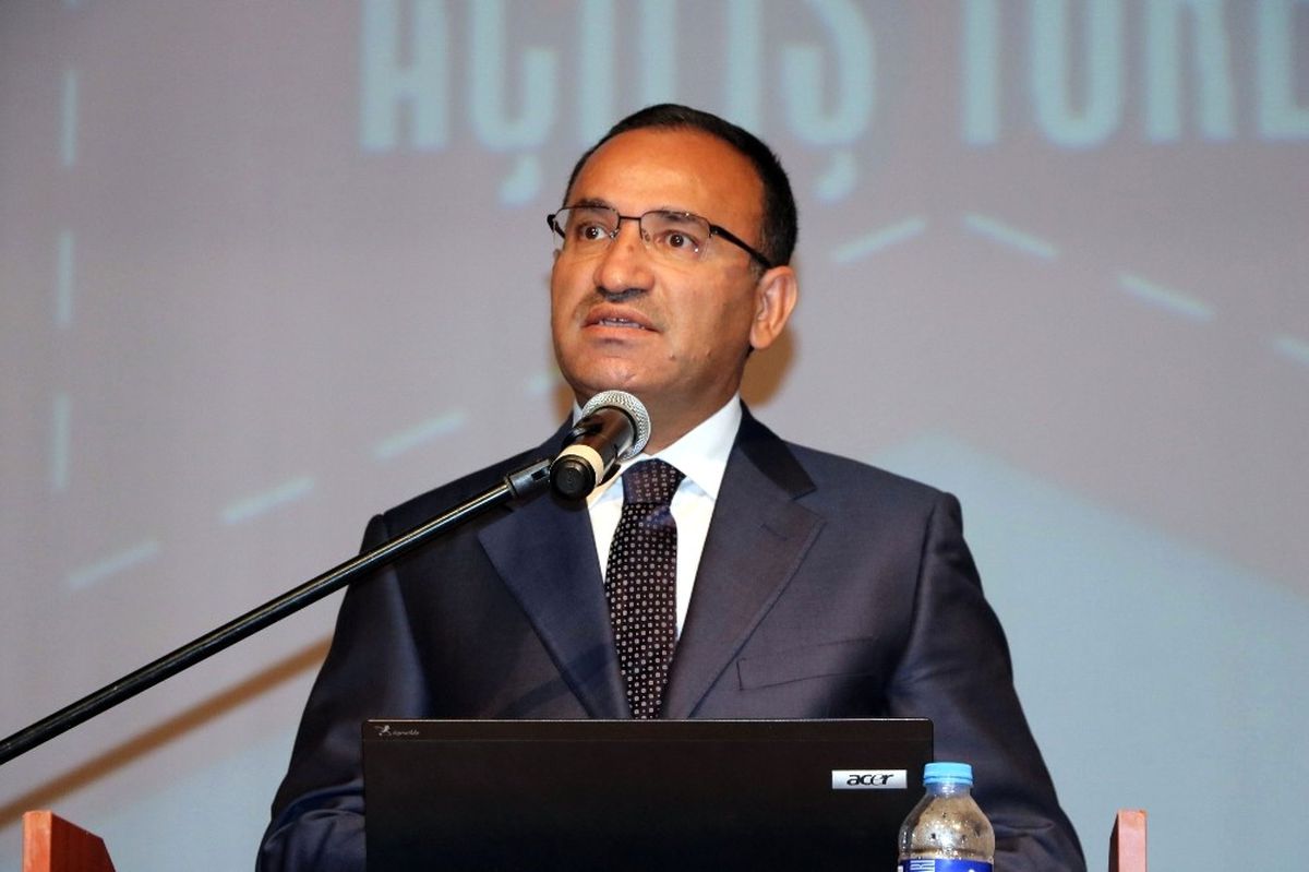 Başbakan Yardımcısı Bozdağ: "Anlaşma İmzalandı, Kaporalar Verildi, Türkiye S-400 Füzesi Alacak"