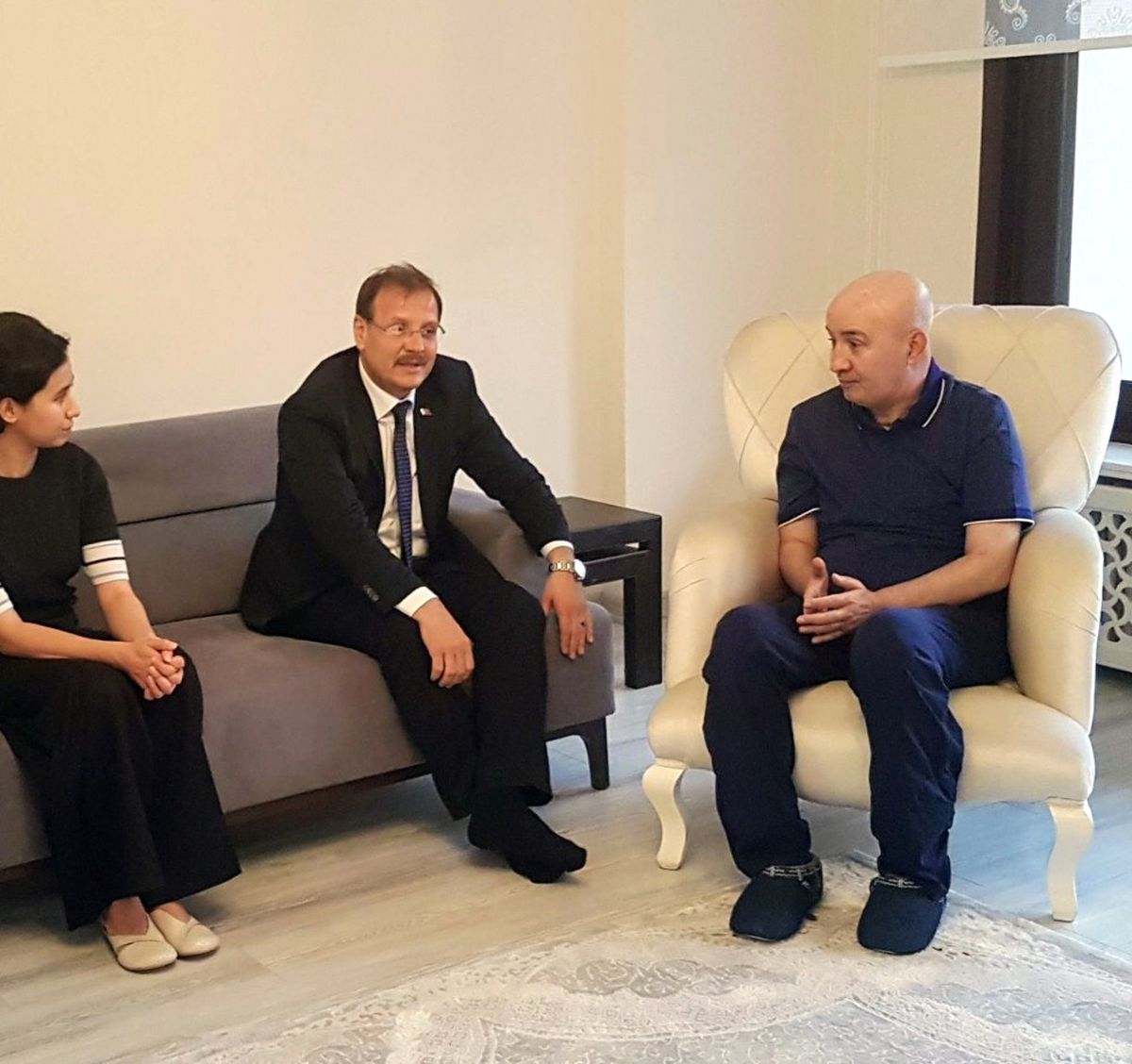 Başbakan Yardımcısı Çavuşoğlu, 15 Temmuz Kahramanı Turgut Aslan\'ı Ziyaret Etti