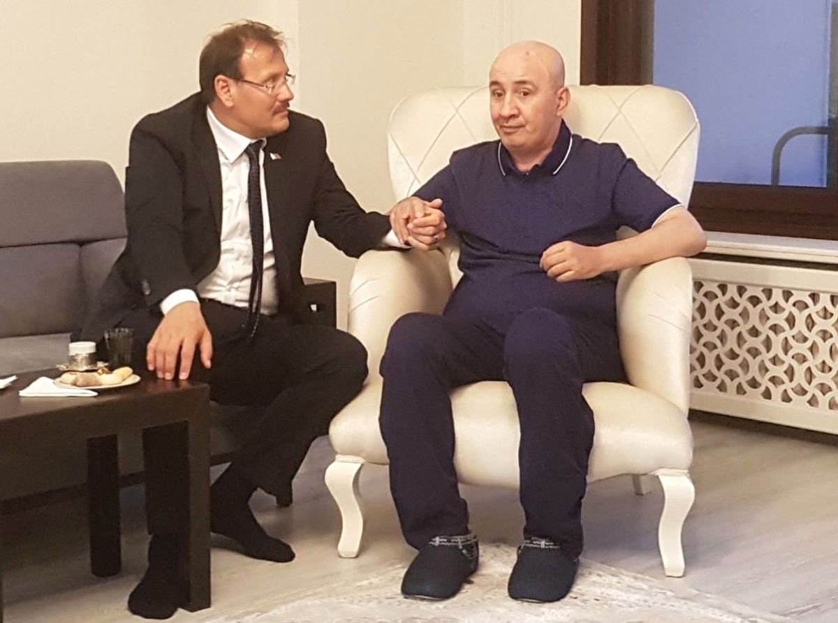 Başbakan Yardımcısı Çavuşoğlu\'ndan 15 Temmuz Kahramanına Ziyaret