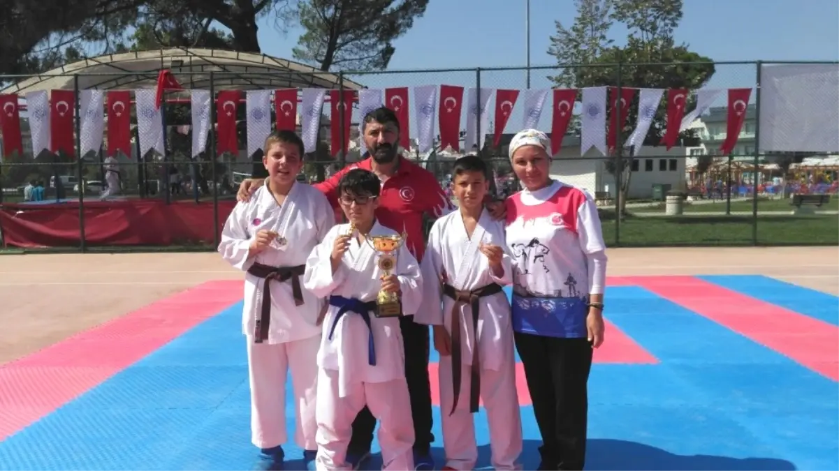 Biga\'da Karate Turnuvası Düzenlendi