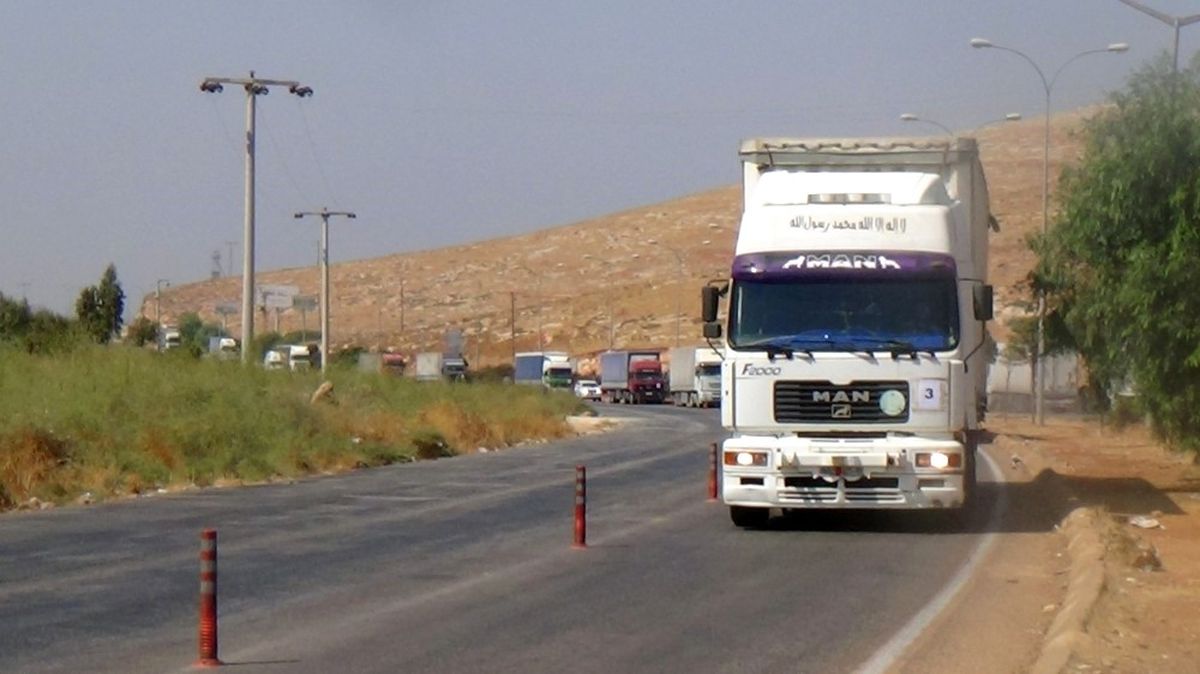 BM\'den Suriyeliler\'e 12 Yardım Tırı