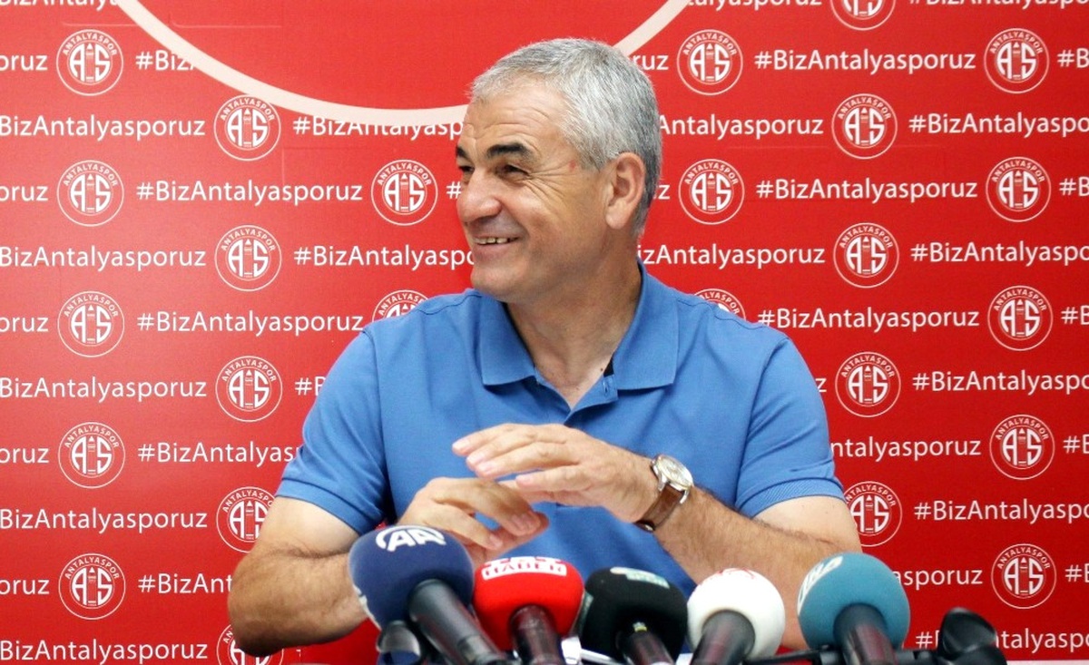 Antalyaspor\'dan Ayrılan Rıza Çalımbay: Kimseye Kırgın Değilim
