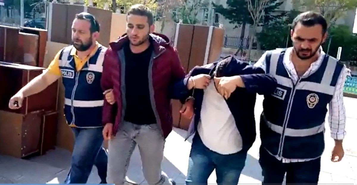 Dolandırıcı Amca Oğulları Kıskıvrak Yakalandı
