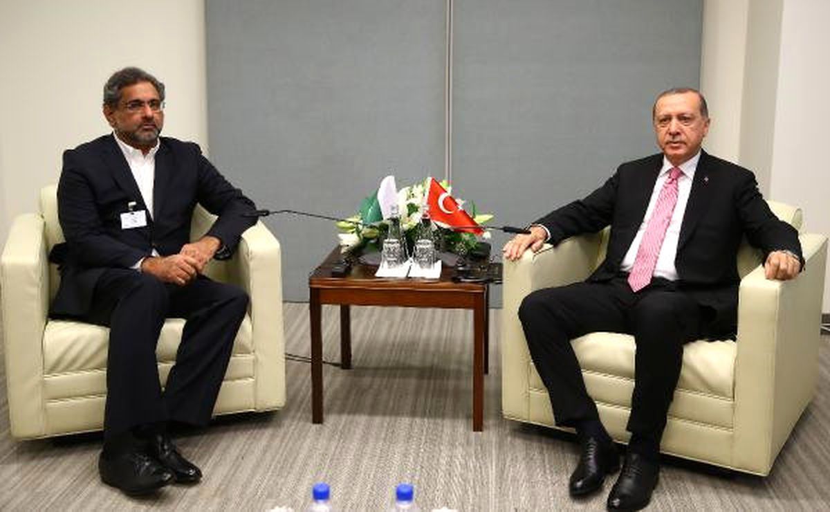Erdoğan Pakistan Başbakanı Shahid Khaqan Abbas ile Görüştü