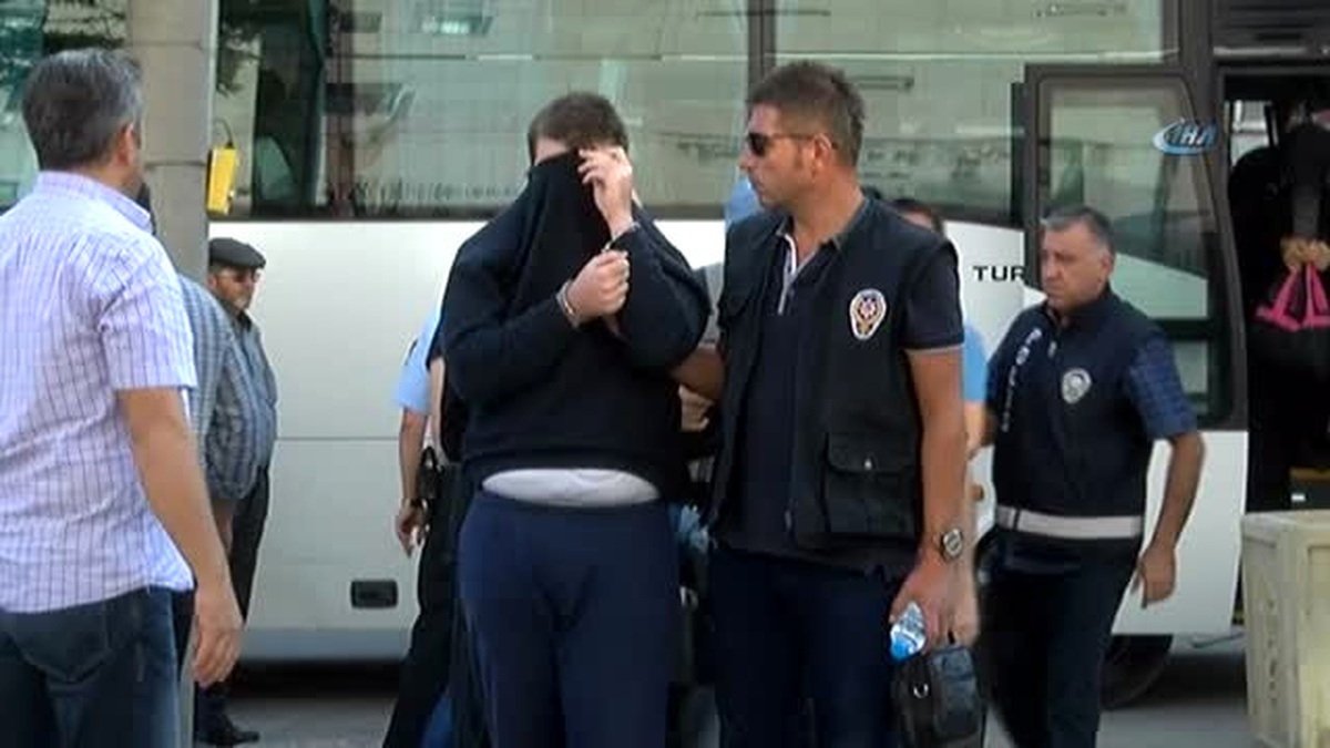 Eskişehir\'de Fetö Şüphelisi 16 Kişi Adliyede (2)