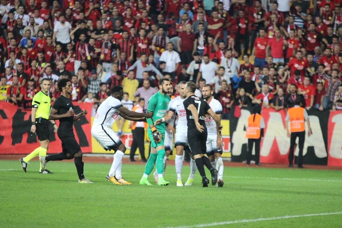 Eskişehir\'de Olaylı Maç