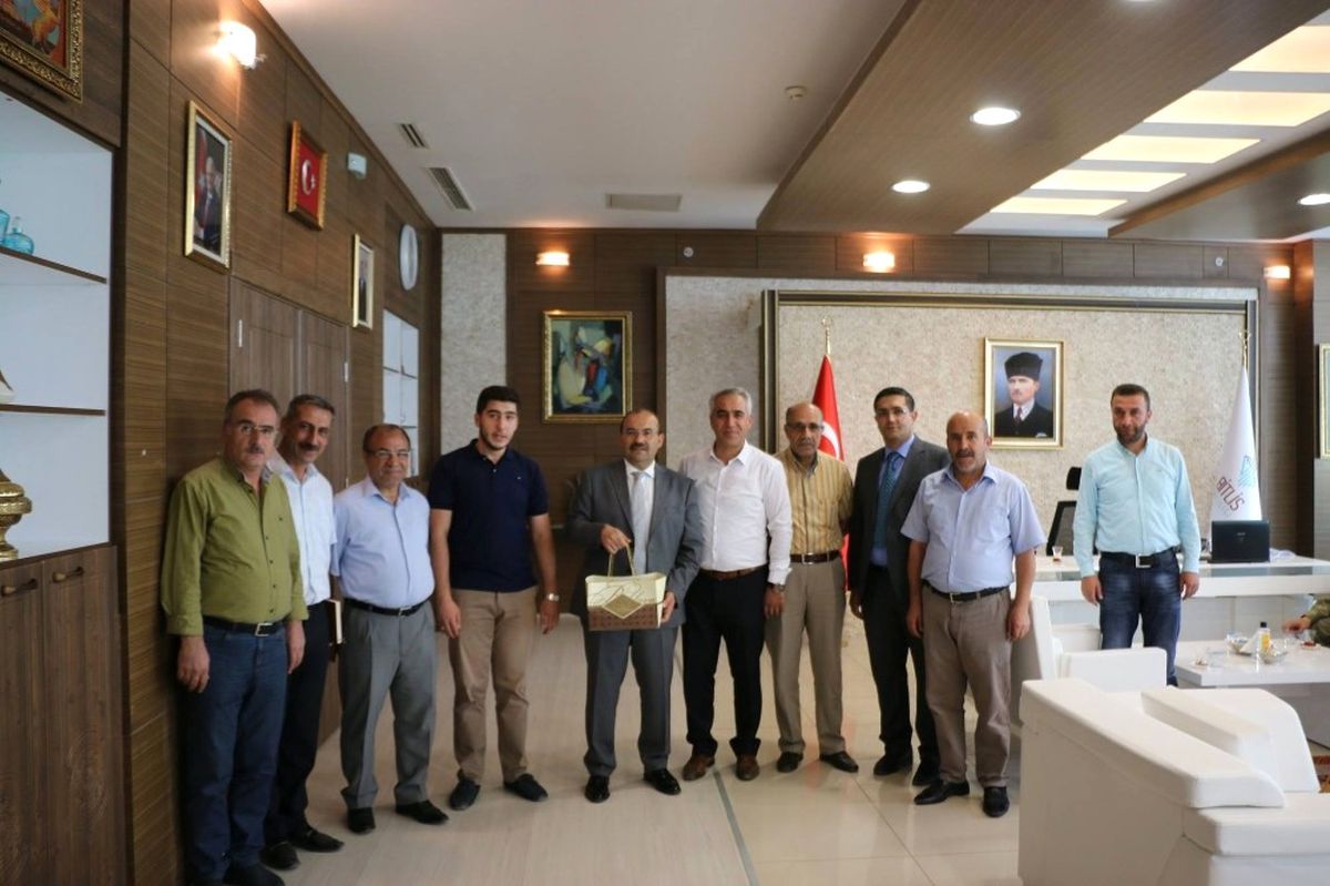 Esnaflardan Vali Ustaoğlu\'na Teşekkür Ziyareti