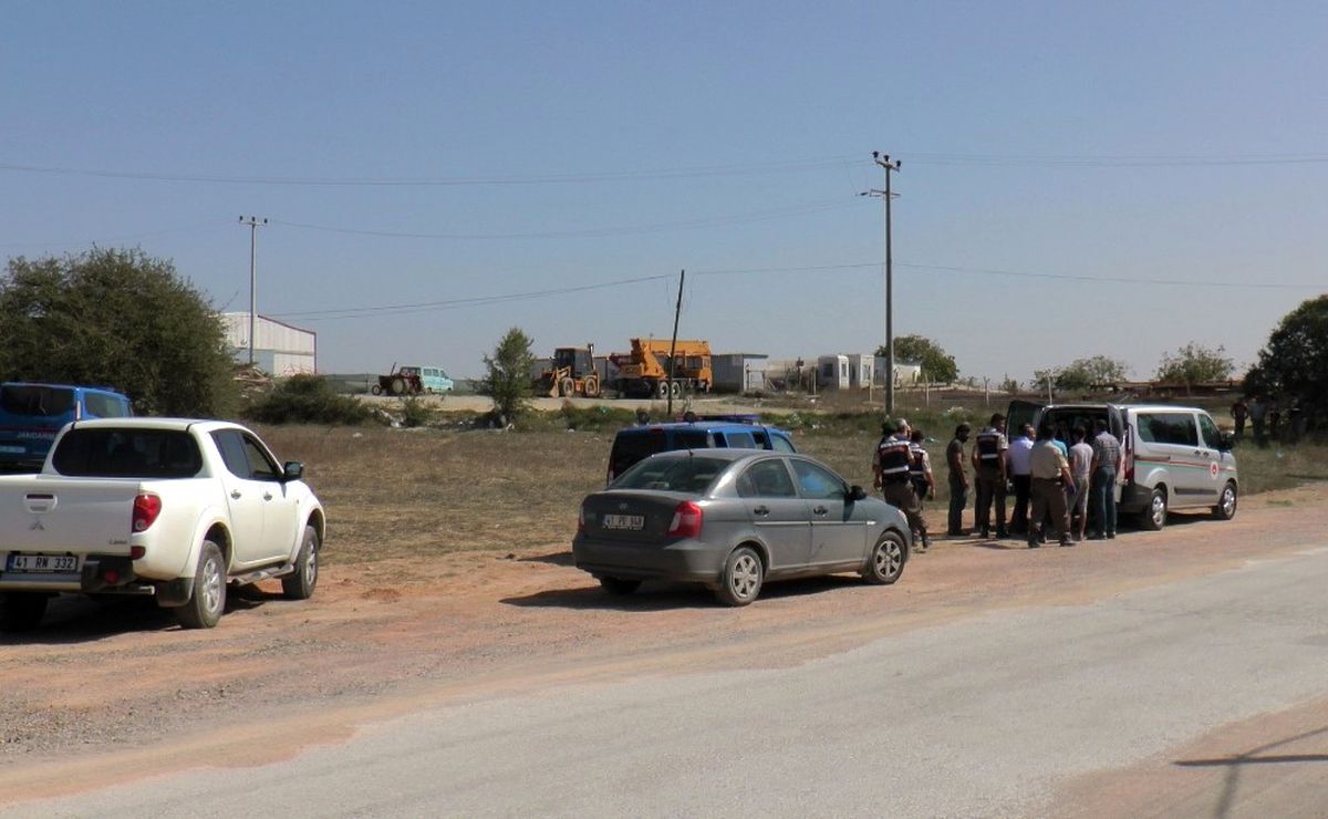 Fabrikaların Arasındaki Boş Arazide Ceset Bulundu