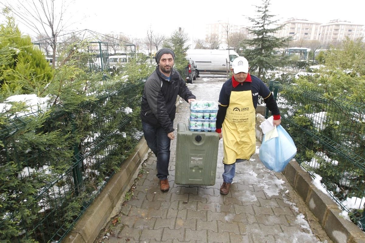 Gebze Belediyesi Vatandaşları Acı Günlerinde Yalnız Bırakmıyor