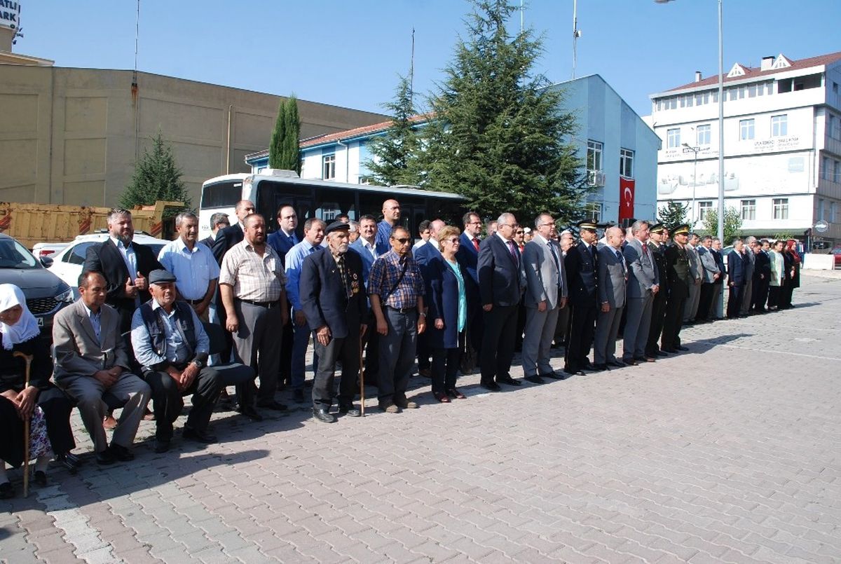 Gediz\'de Gaziler Günü Kutlandı