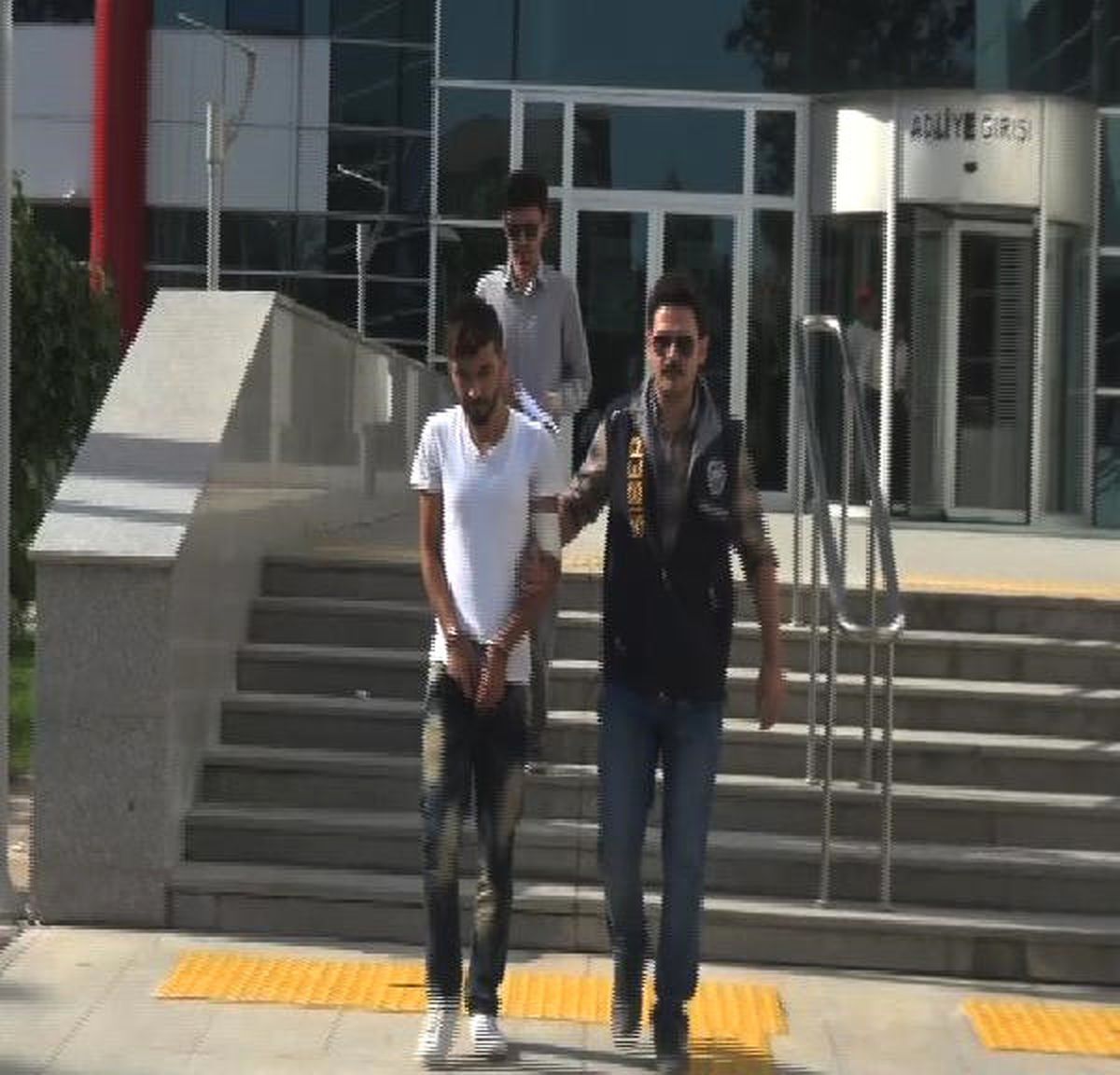 İnternet Üzerinden Dolandırıcılığa Tutuklama