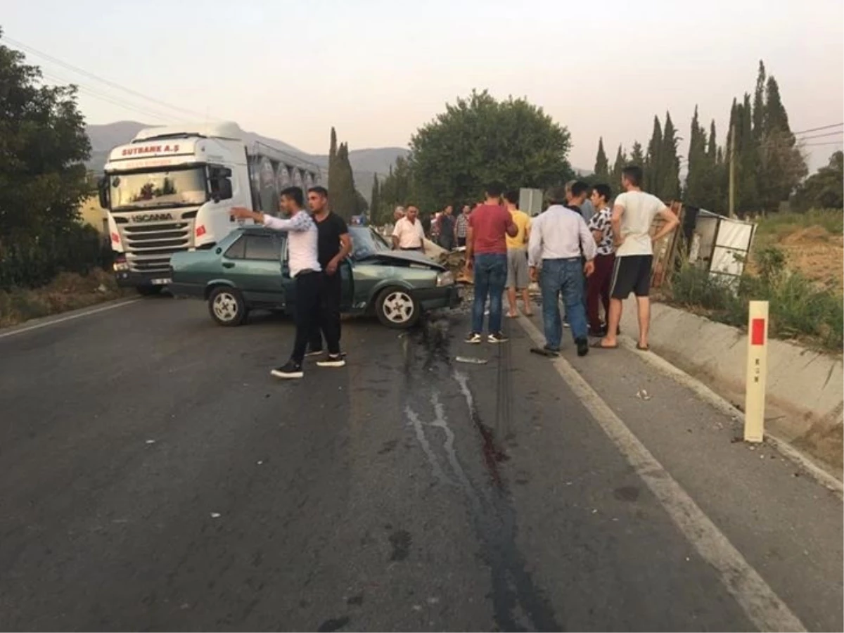 İzmir\'de Feci Kaza: 4 Yaralı