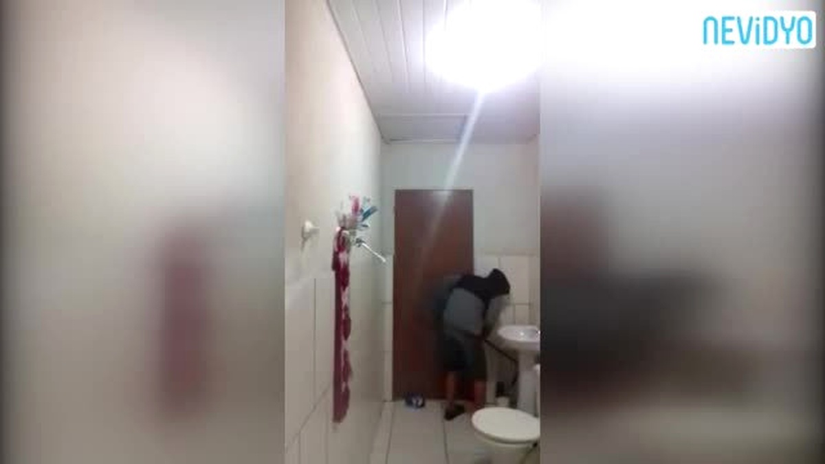 Kedisiyle Fare Yakalamaya Çalıştı Olanlar Oldu