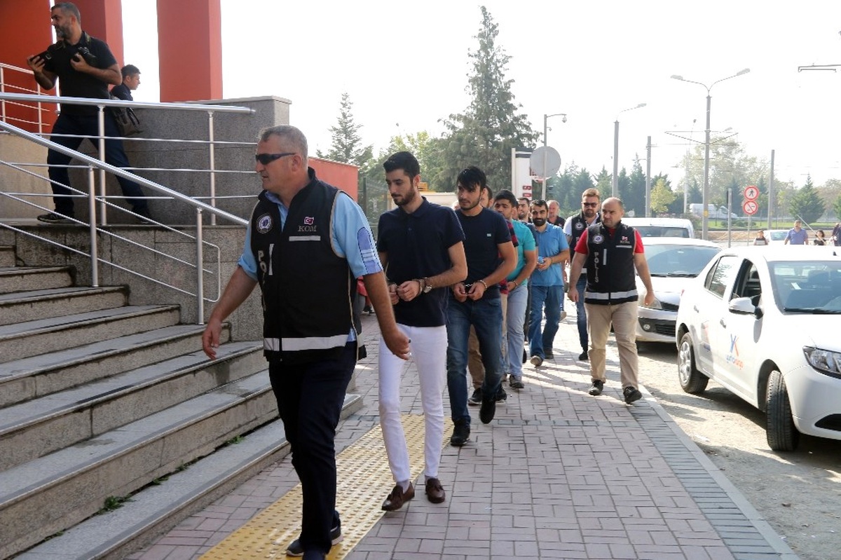 Kocaeli\'de Fetö Operasyonu: 8 Kişi Adliyeye Sevk Edildi