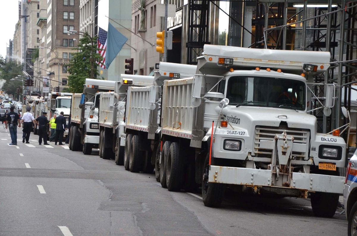 New York\'ta Teröre Karşı Kum Kamyonlu Önlem