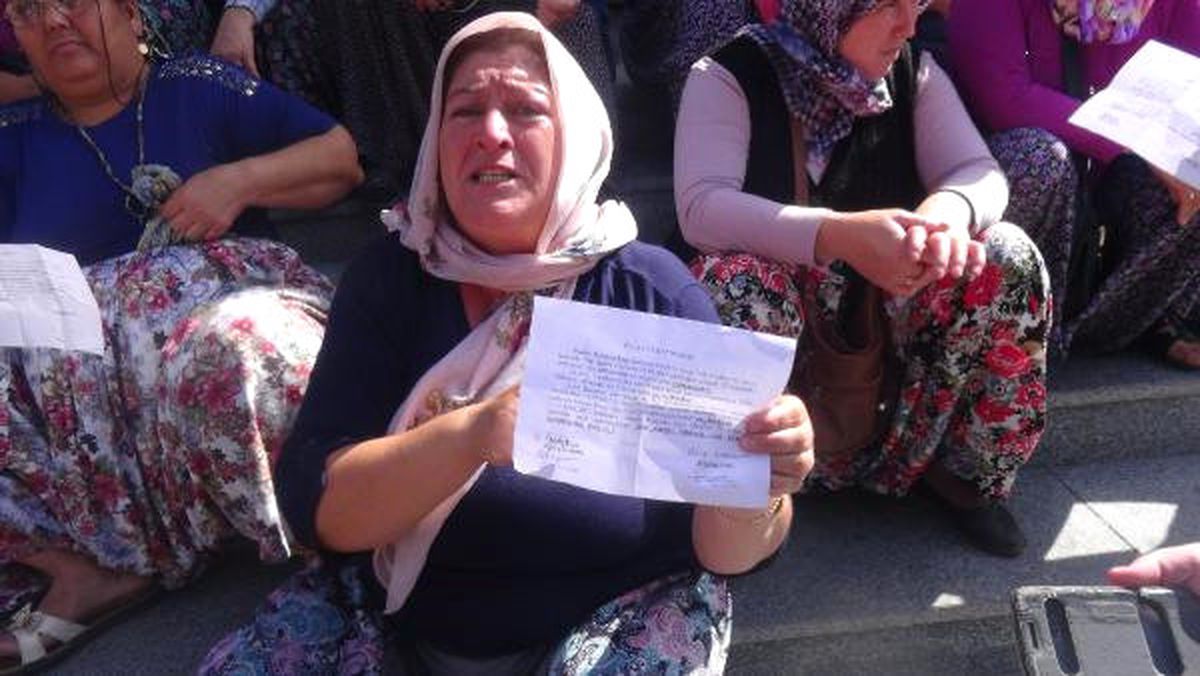 Oturma Eylemi Yaptılar, Tezgahlarını Bırakmadılar