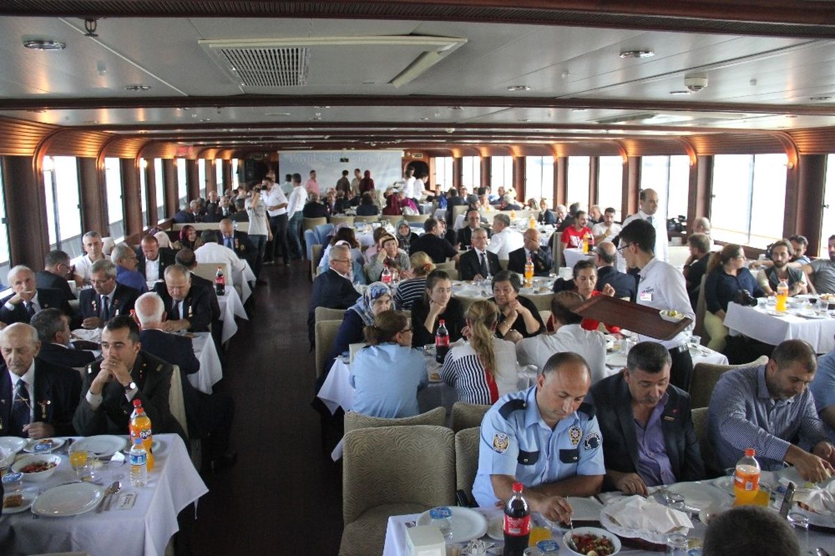 Samsun\'da Gazilere Deniz Turu