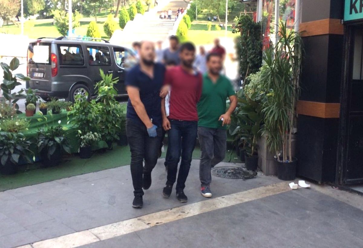 Uyuşturucu Satıcı Suçüstü Yakalandı