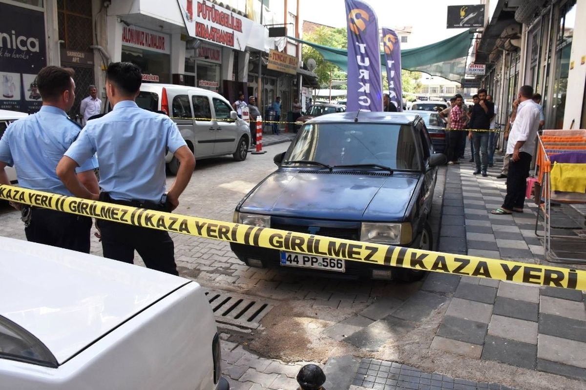5\'inci Kattan Düşen Çocuk Ağır Yaralandı