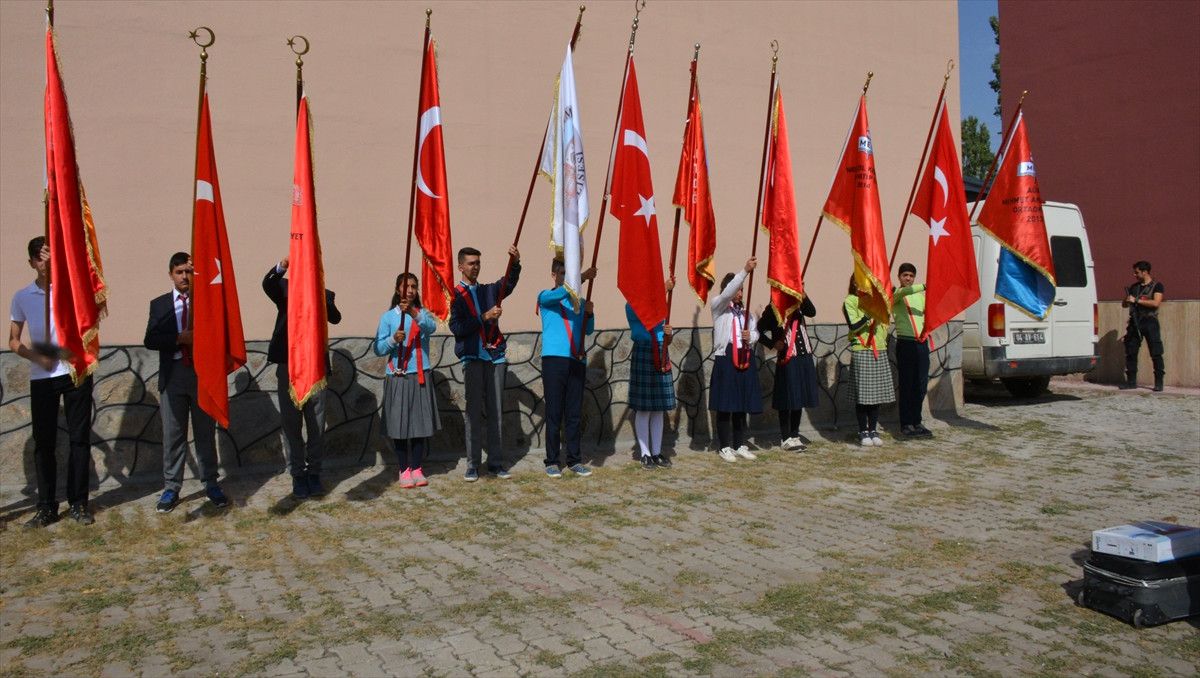 Ağrı\'da İlköğretim Haftası Kutlandı
