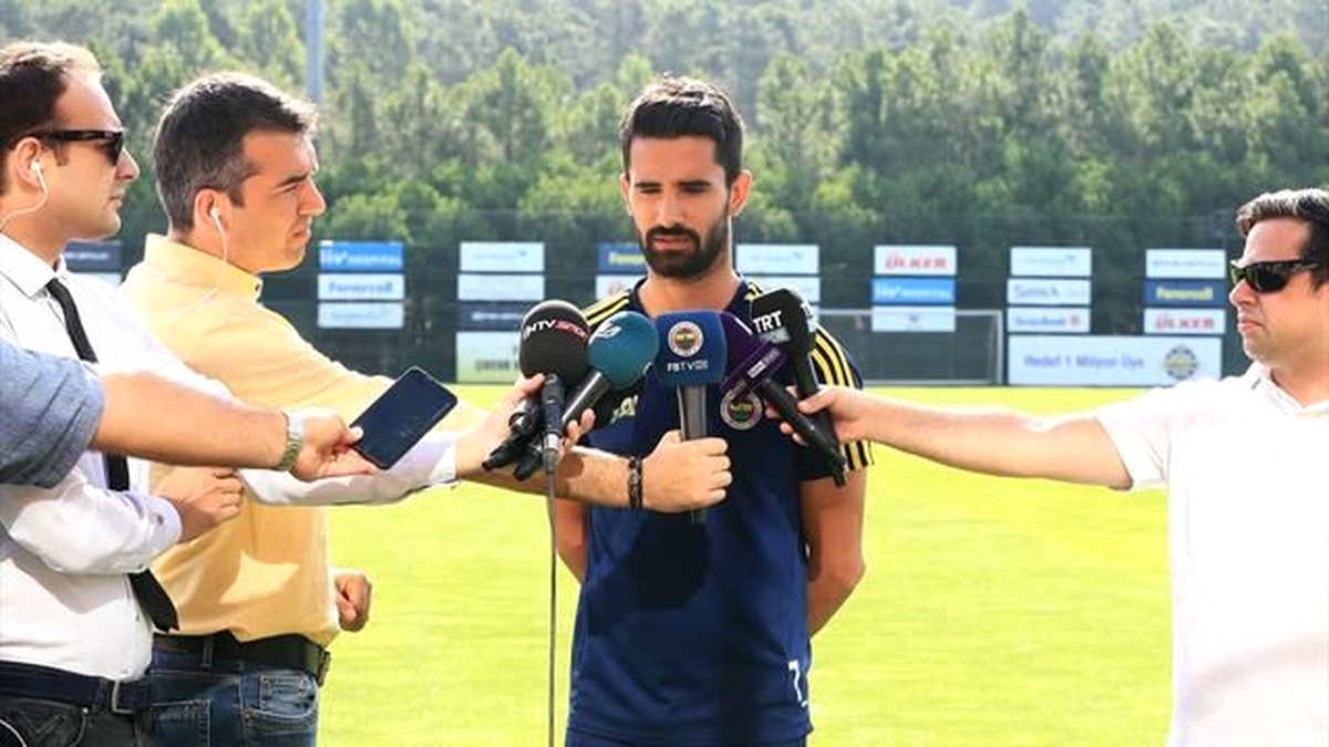 Alper Potuk\'tan Derbi Yorumu: "Beşiktaş Karşısında Taraftardan Özür Dilemek İstiyoruz"
