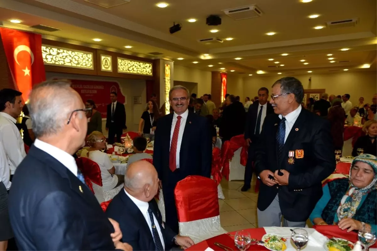 Antalya\'da Gaziler ve Şehit Yakınlarına Resepsiyon