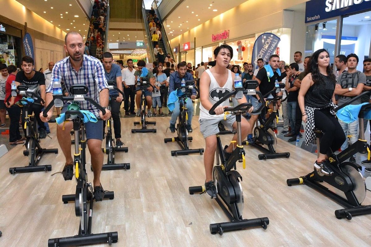 Avm\'de Spor Şenliği