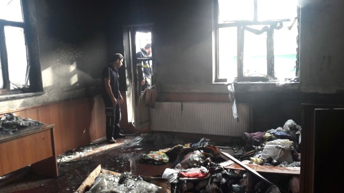 Bingöl\'de Öğrenci Yurdunun Deposu Yandı