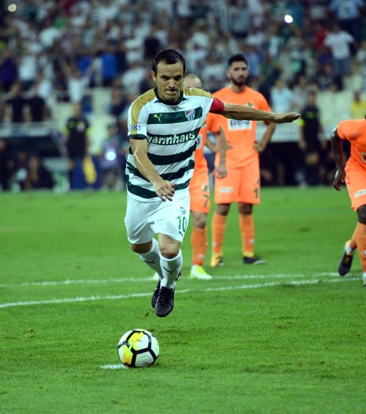 Bursaspor\'un Şansı Galatasaray\'a Tutmuyor