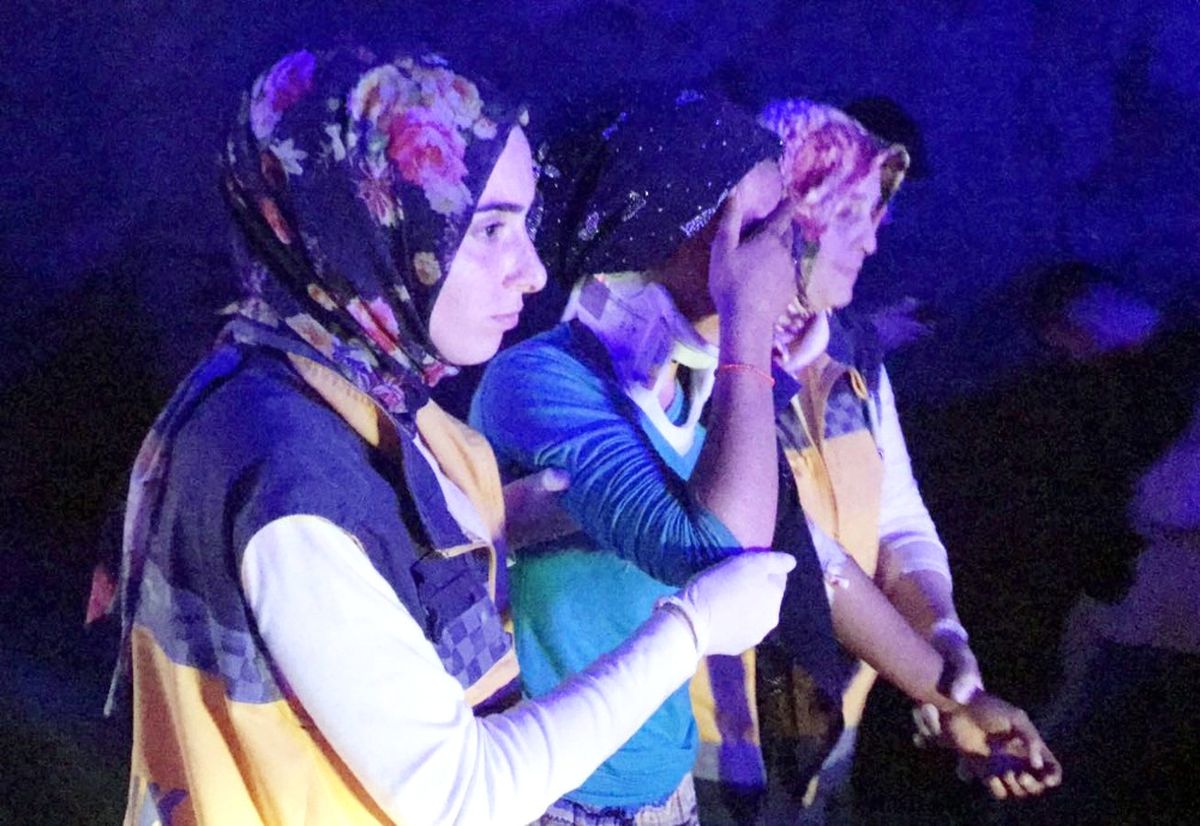 Düzce\'de Minibüs Şarampole Yuvarlandı: 13 Yaralı
