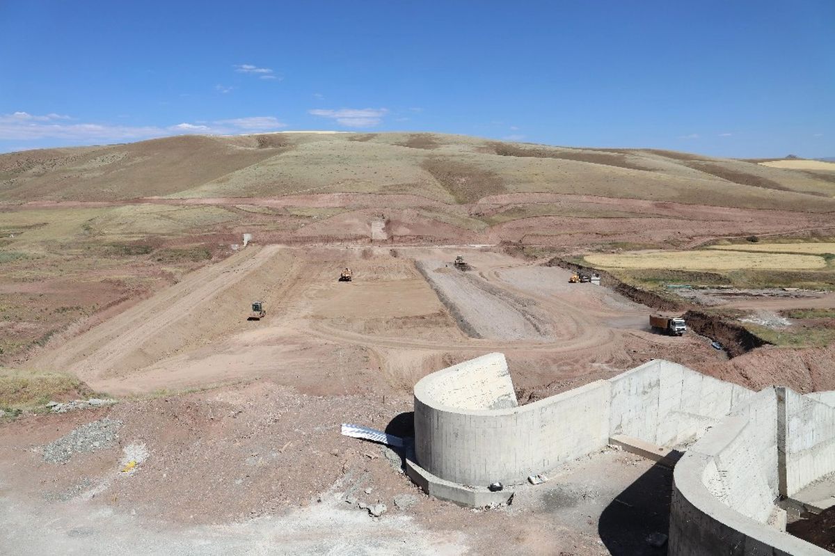 Erzincan Çatakdere Gölet\'inde Çalışmalar Devam Ediyor